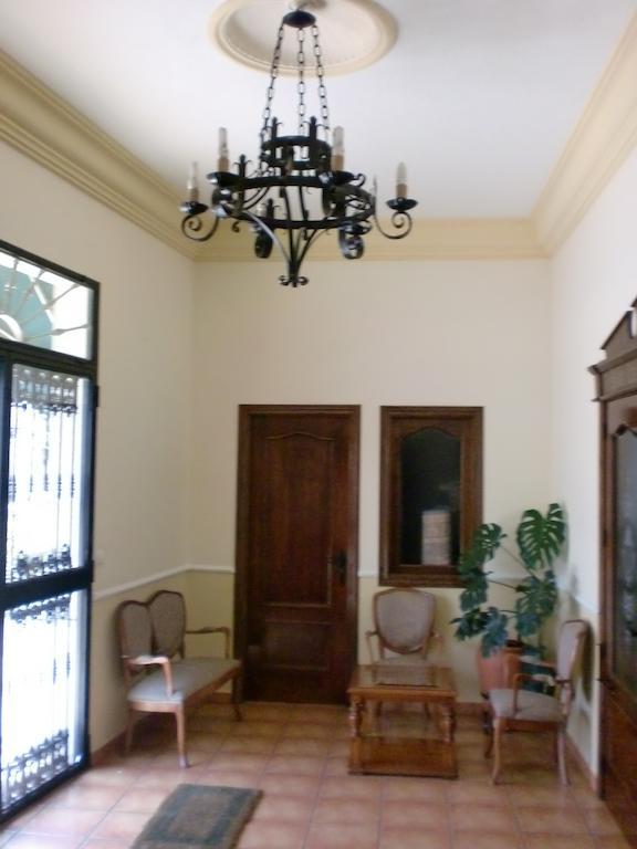 Hostal Las Tres Jotas Alcaracejos Exterior photo