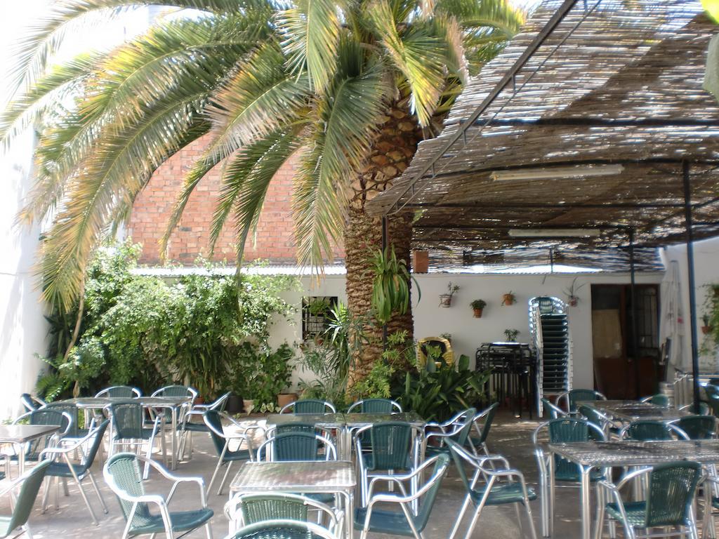 Hostal Las Tres Jotas Alcaracejos Exterior photo